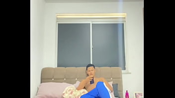 Coroa do app ensina novin a foder