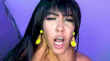 Squirting milf gets all holes extreme stretched