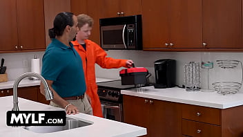 Begging StepMom To Do The #Cuminyourmomchallenge - Charli Phoenix