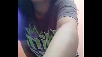 Aurora Estelar Se muestra en el baño de su casa