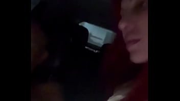 Pagando a corrida antes de entrar no mercado, o safado do motorista ainda gozou dentro