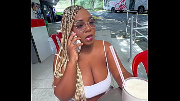 Mi hermanastra se enoja por qué no la e follado duro