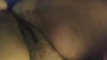 Bbw evangélica da bunda grande geme gostoso no pau do cunhado enquanto o marido trabalha