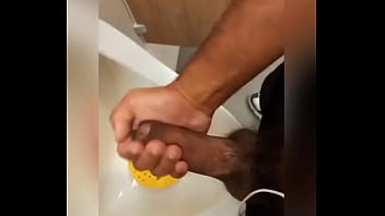 Banheiraosp no shopping rendeu, entra e sai de macho rs