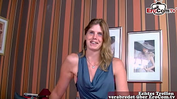 Deutsche junge Hausfrau von Nebenan überredet zum Sex Casting