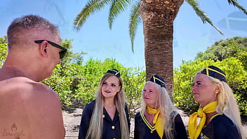 LEBENDE BORDTOILETTEN?! STEWARDESS MMFFF GRUPPENPISSEN MIT DIRTY TINA UND ROSELLA EXTREM!