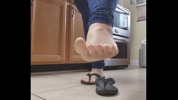 Redqueen86 - Feet Teasers