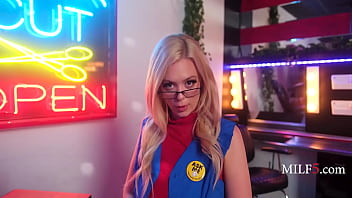 I Love Doing Chores, For My Boss Is A Whore - Barbie Breach, Mike Mancini | MILF5