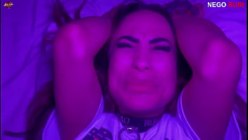 Fiz a Belinha de putinha com a coleira no pescoço - Safada milf aguentando 24cm dentro dela