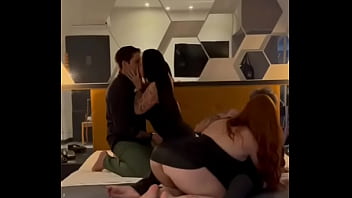 Chamai um casal de amigos para vir em casa