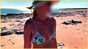 WIfey flashing her tits at the beach