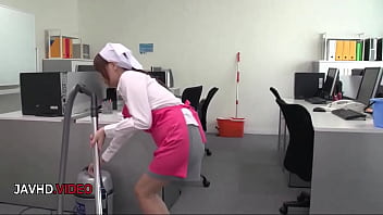 Chihiro Akino's Hardcore Blowjob Skills Lead to Unforgettable Creampie Encounter