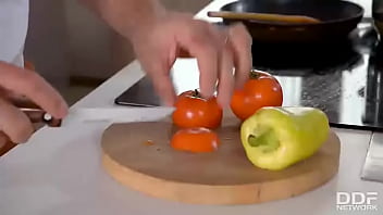 Zesty Seduction: Nubile Bombshell's Pussy Fucked Hard