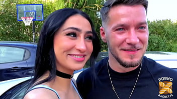 Pam et Didi, deux bombes, se partagent une bite