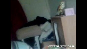 Maman solo filmé par la fenètre