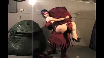 La Vore Girl Valentine's Day Special w/ Vee Valentine