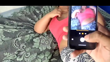 MADRASTA CONVIDA SEU ENTEADO NOVINHO PARA TIRAR FOTOS DELA SÓ QUE ELE A FODE EM SUA GRANDE BUCETA | JU ESPOSA SAFADA FODE COM SEU ENTEADO SEM SEU MARIDO SABER