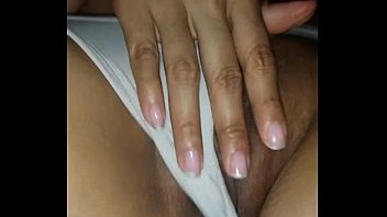 Mi esposa masturbandose en la habitacion