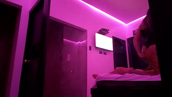 Dando lecciones virtuales de como follar en el prostibulo, un cliente mas satisfecho del sexo intenso que le di, le ofreci penetraciones con muchos orgasmos, pero con condon