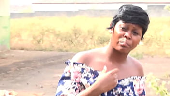 An unprecedented reality of a couple caught in the flagrant in full fuck in a vehicle in town by a corrupt passer -by who joins them to also enjoy this fantastic fucking three in the vehicle in town