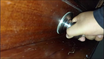 MI MADRASTRA CULONA EN MI HABITACION