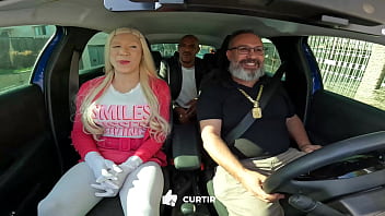 Carona das Branquelas com Tifanny Wilson e Latrell e com a participação especial de Elisa Ferraz dando aquela mamada