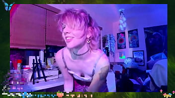 Ohhi i'm live for a bit ^-^ chill dancey stream and working on the new update!!