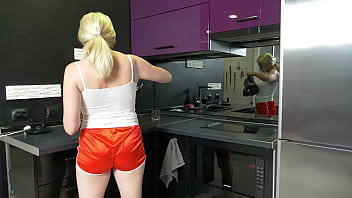 Juicy housewife stuck a dildo to the refrigerator and fucked herself with it