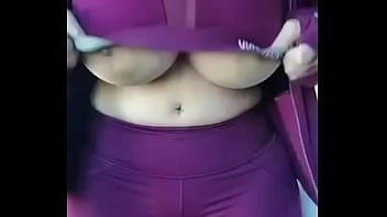 Quién es ella ? who Is she ?