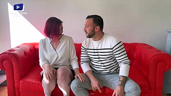 Cette jeune maman aime le sperme et en laisse pas une seule goutte !