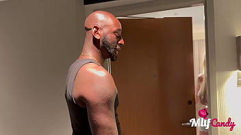 MILFCandy: Daphne the Coach gets her Ballplayer