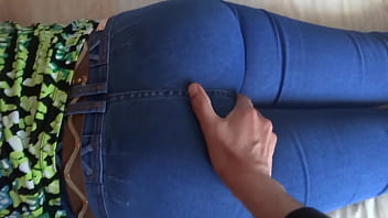 I dress in front of the maid's stepson and allow him to caress me and masturbate