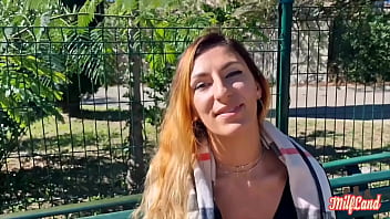 Kyara, Aude et Stella, trio de coquines, se partagent une bite