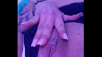 Me toco mientras veo porno