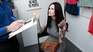 Officer Asks the Milf Shoplifter for An Intimate Favor and She Agrees for It - Liftermilf