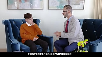 Big Tits MILF Foster Stepmom Dee Williams stepFamily Sex With Young Foster Stepson Juan 