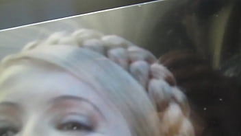 I love Yulia Tymoshenko...Is she not beautiful?