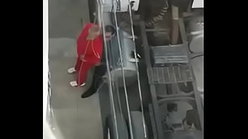 Un rapidin en la vía pública