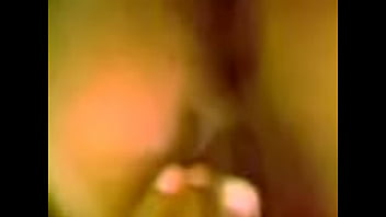 Masturbándome para que me echen sus mocos