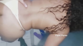 My friend went out to buy and left me alone with his wife, I ended up eating the naughty girl and cumming inside her pussy so she could get pregnant