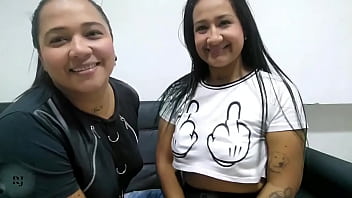 Michell y paula complaciendolos